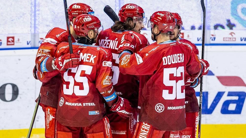 HOKEJ ONLINE: Bitvy těžkých vah. Sparta v repríze bitvy o titul vyzve Třinec