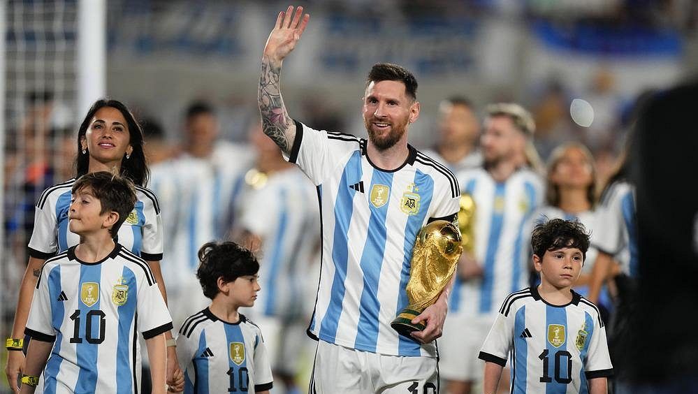 Messi vstřelil v prvním zápase Argentiny po triumfu na MS 800. gól v kariéře