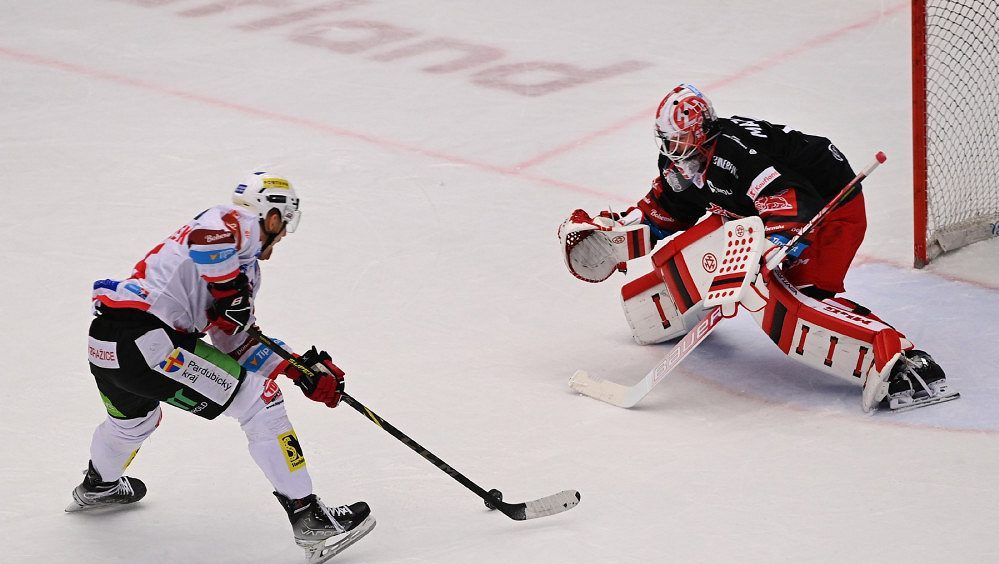 PROGRAM: Pardubice jdou v semifinále extraligy na Třinec, Vítkovice vyzvou Hradec Králové