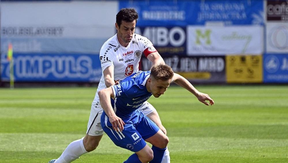 Kapitán Rada prodloužil s fotbalisty Hradce Králové smlouvu o další rok