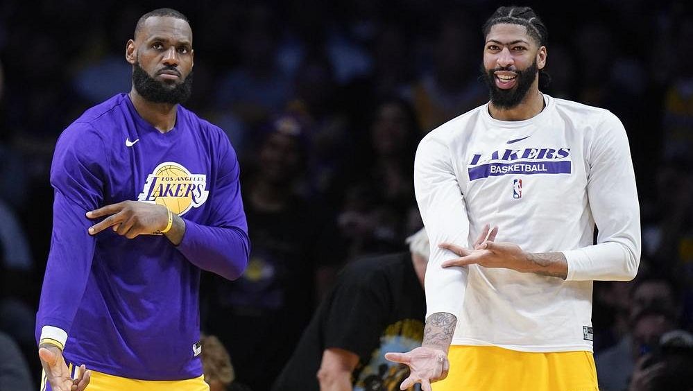 Lakers v NBA vyřadili Memphis, obhájci z Golden State budou hrát sedmý zápas