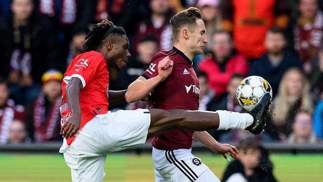 U bookmakerů vede Slavia, sázkaře ale láká kurz na Spartu