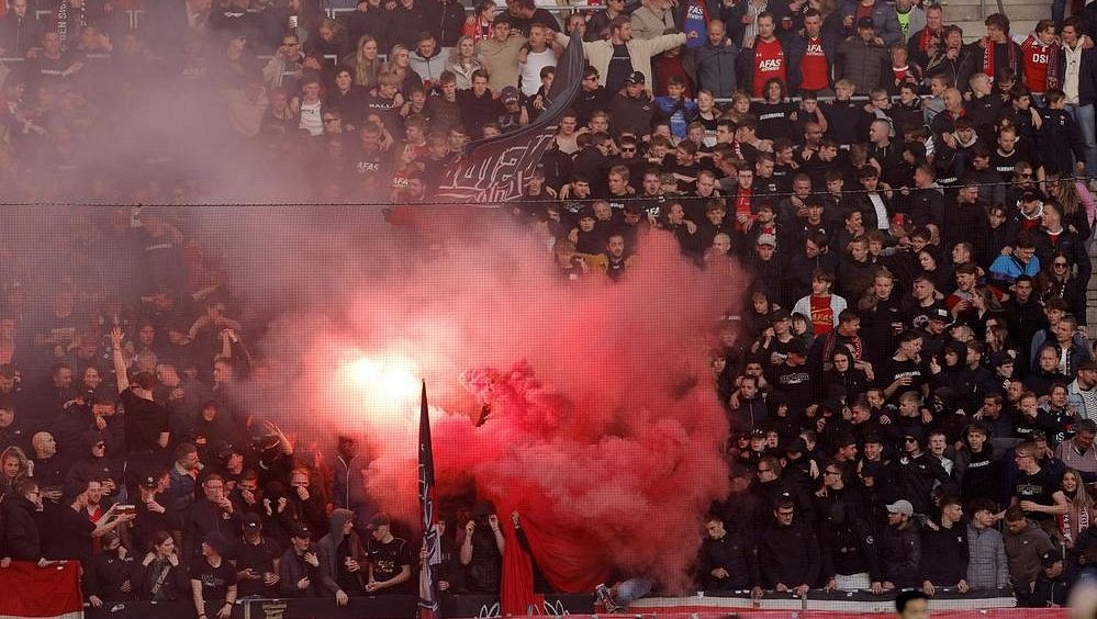 Nizozemská policie zadržela chuligány, kteří napadli rodiny fotbalistů West Hamu