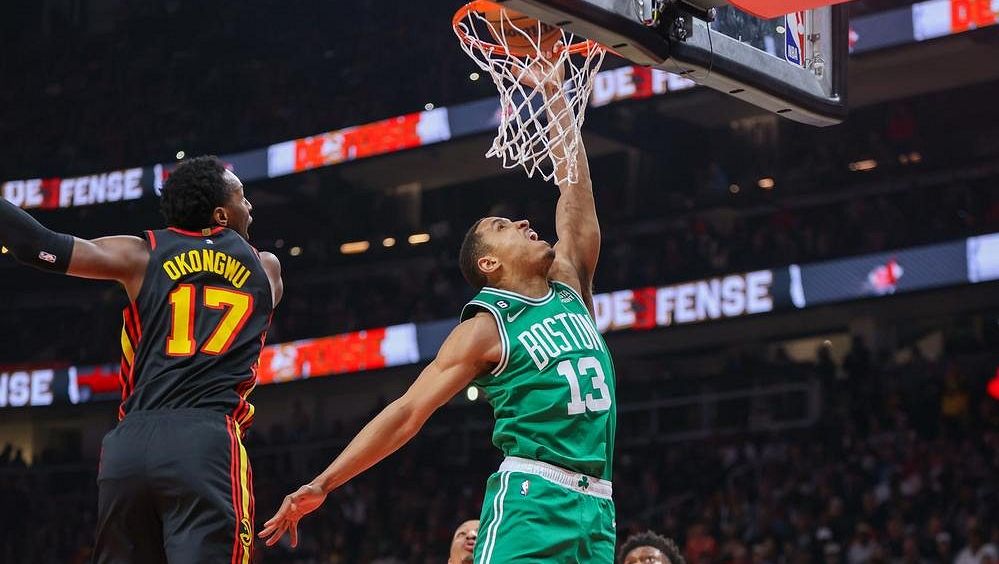 Boston postupuje, Krejčímu sezona končí