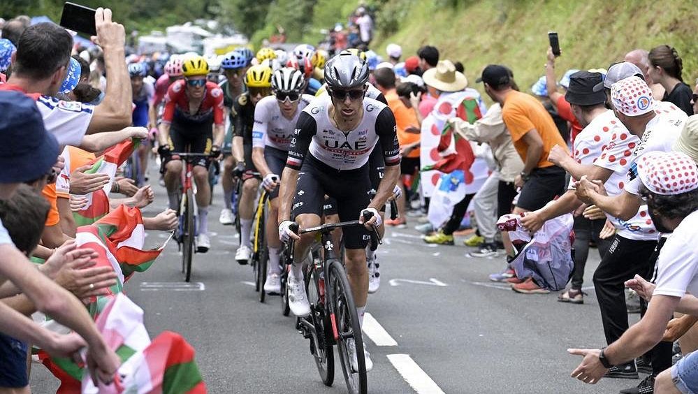 Vy pitomci! zuří hvězdy Tour de France. Zákeřní sabotéři propíchli kolo i obhájci titulu