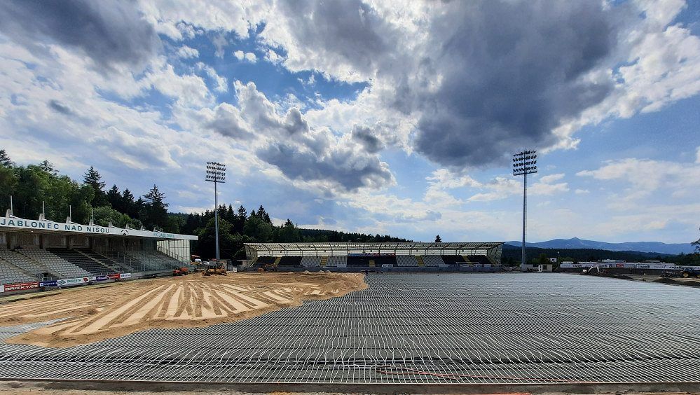 Oživený Jablonec čeká brutální start. V pátém kole taky může mít trenér volno, žertoval Pelta