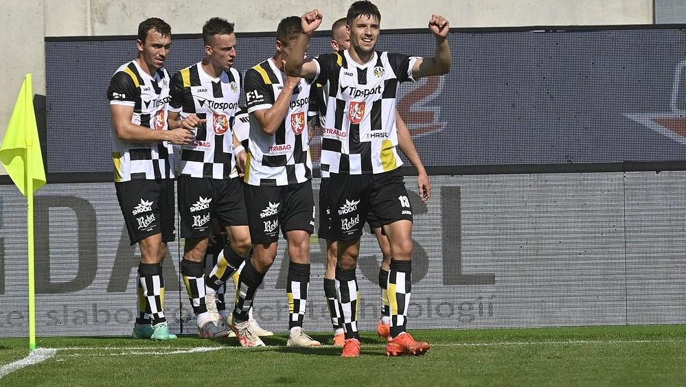 Kouzlo nového stadionu drží, votroci opět bodovali naplno