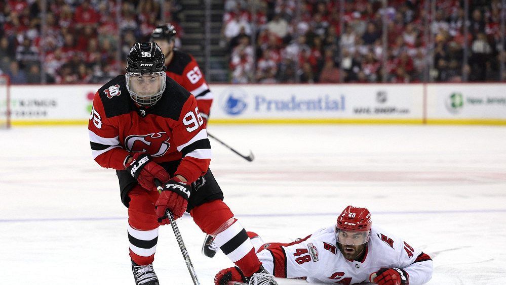 Švýcarský útočník Meier se v NHL upsal New Jersey na osm let