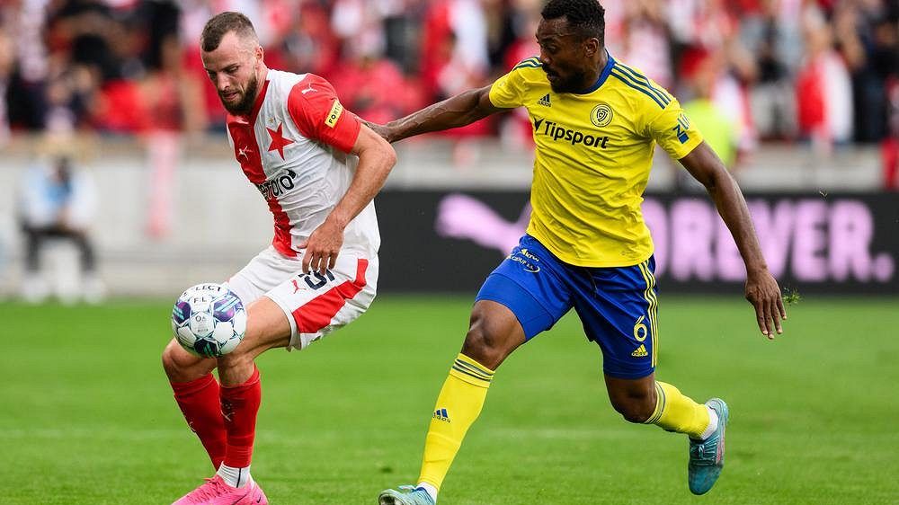 Slavia se může ve Zlíně přiblížit ke Spartě, Karviná hostí Pardubice