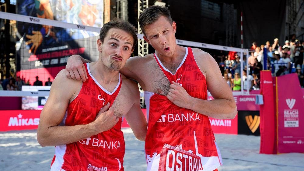 Paráda Čechů rozdováděla tribuny. Máme od diváků přednabité baterky, děkovali