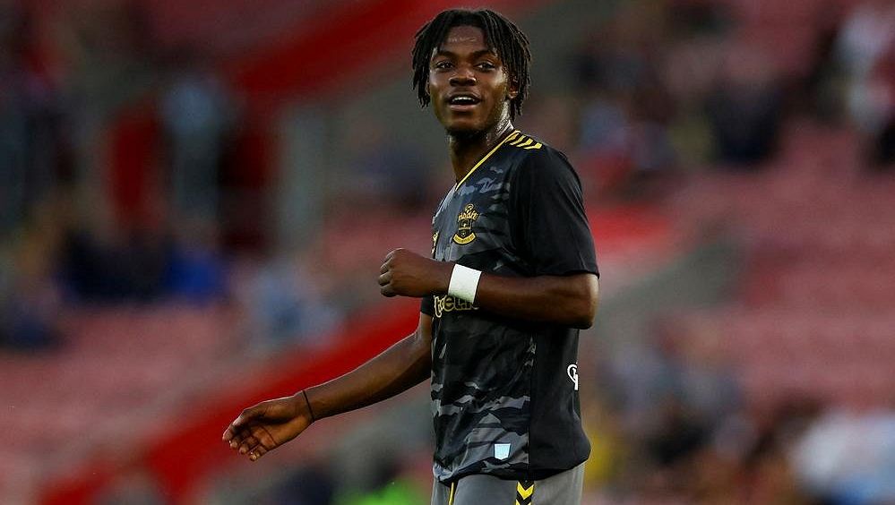 Chelsea po rekordním přestupu Caiceda utratila dalších 1,5 miliardy. Ze Southamptonu přichází bývalý hráč City