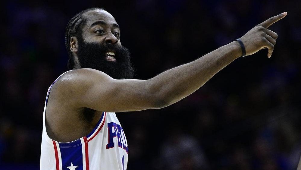 NBA se po Hardenových výrocích začala zajímat o dění ve Philadelphii