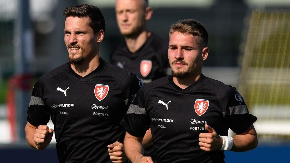 Češi se chystají na umělku. Bolela záda, ale žádná výmluva