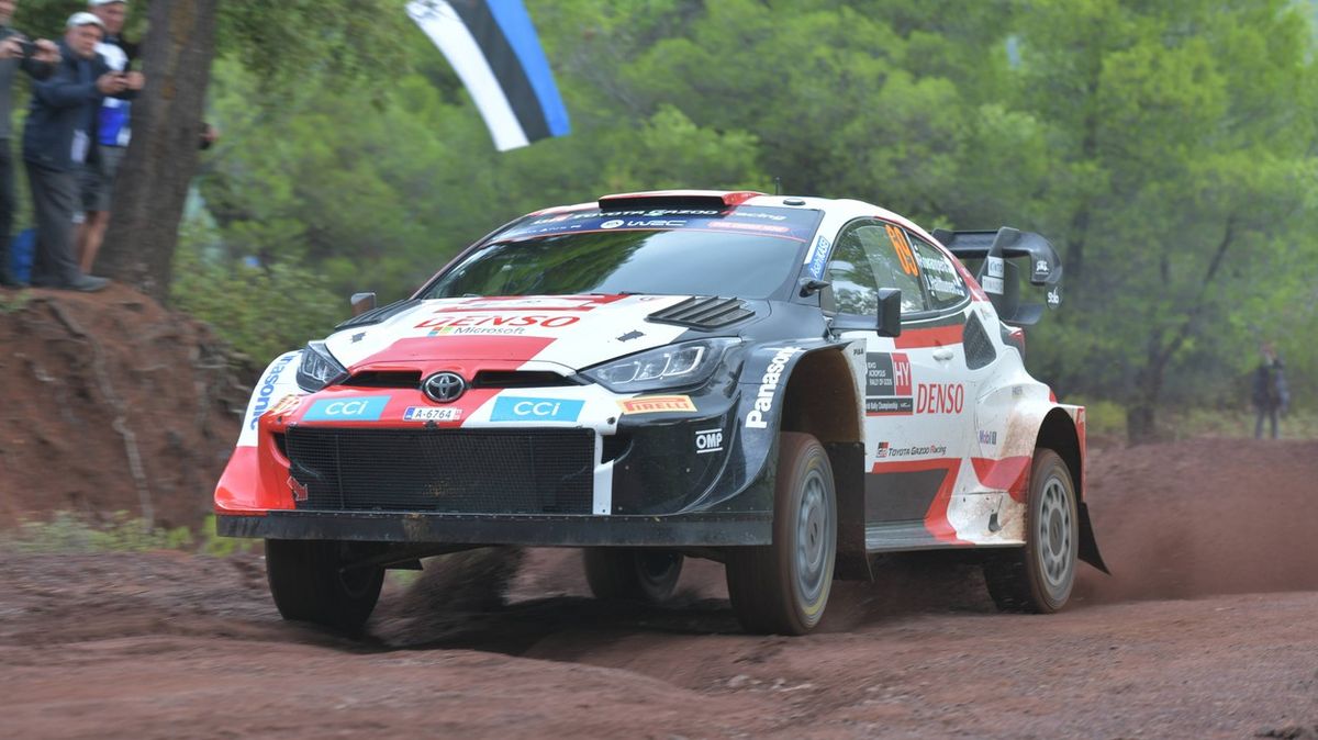Rovanperä po problémech soupeřů vede Rallye Akropolis o dvě minuty