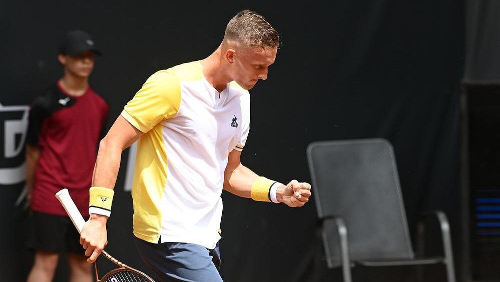 Lehečka po lekci od Djokjoviče zářil. Ve Wimbledonu mu pomáhá i Berdych