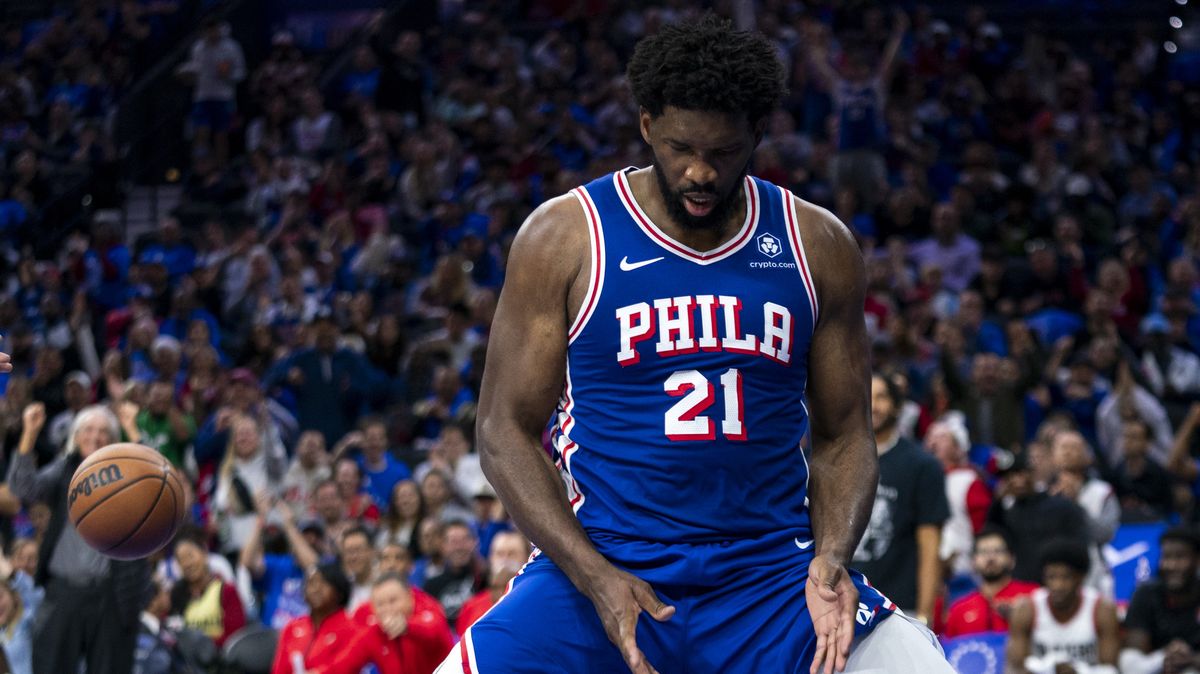 Embiid dostal v NBA pokutu 35.000 dolarů za obscénní gesta