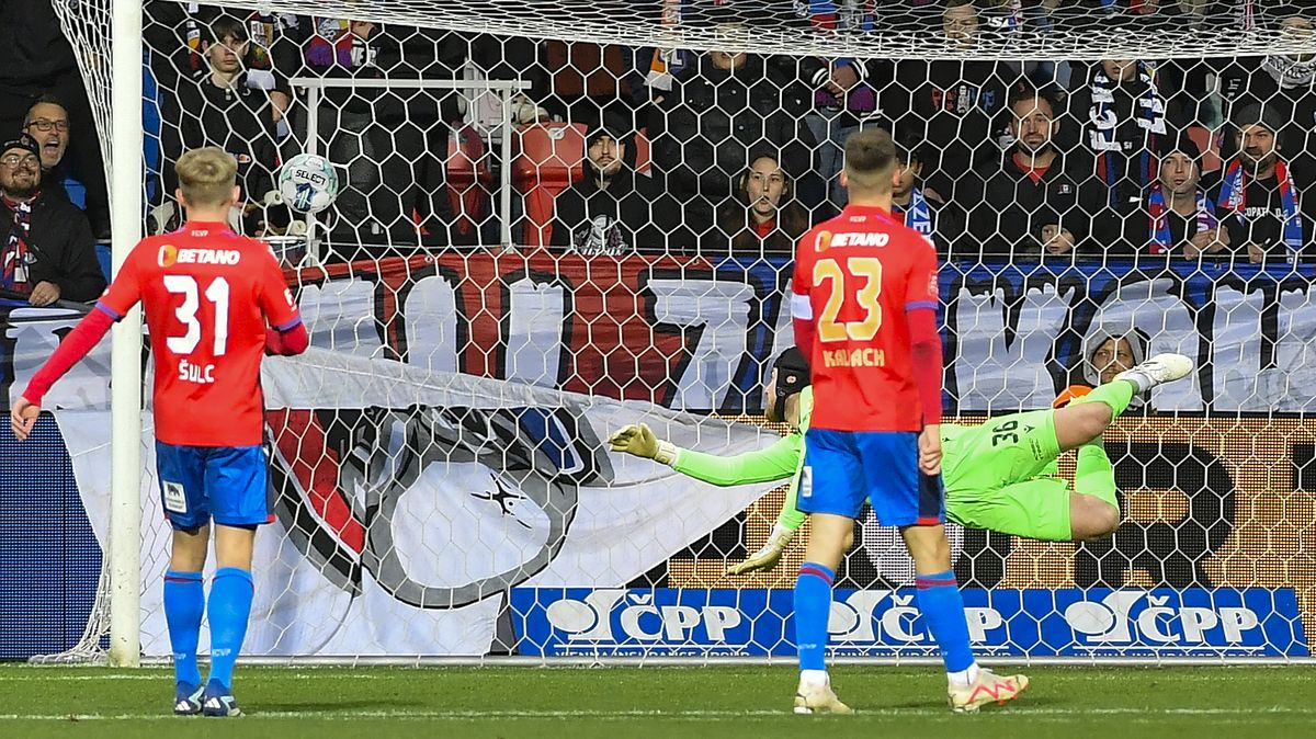 FOTBAL ONLINE: Osmifinálový šlágr MOL Cupu! Plzeň chce ligový kolaps napravit na Hané