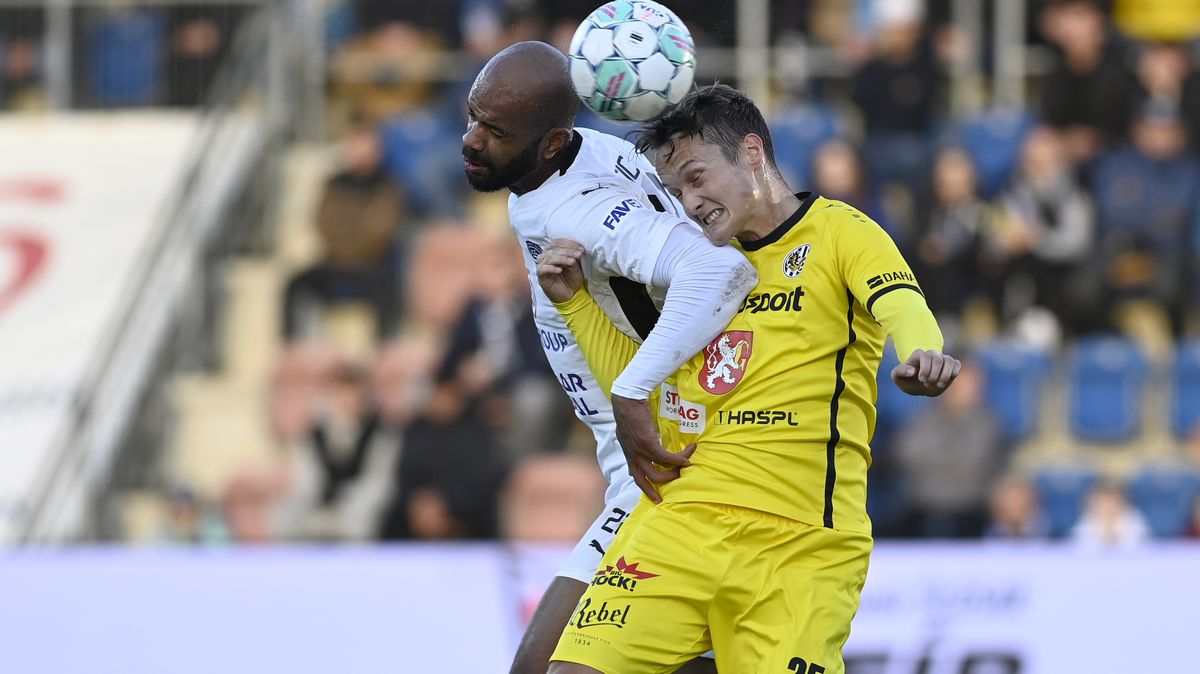 Slovácko pálilo šance, Hradec ubránil bod