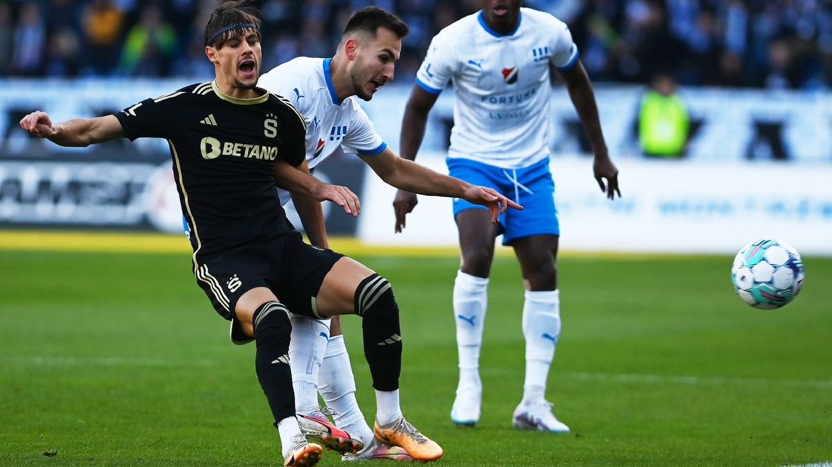 Komise rozhodčích: Kubala měl být proti Spartě vyloučen, gól Hradce správně neplatil