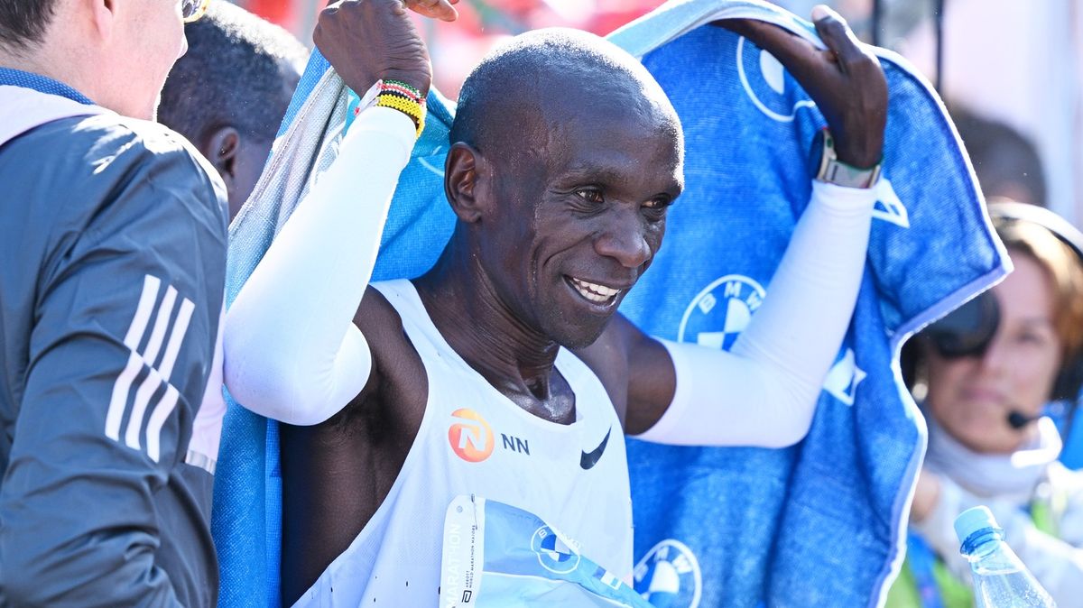 Kipchoge před útokem na třetí olympijské zlato poběží maraton v Tokiu