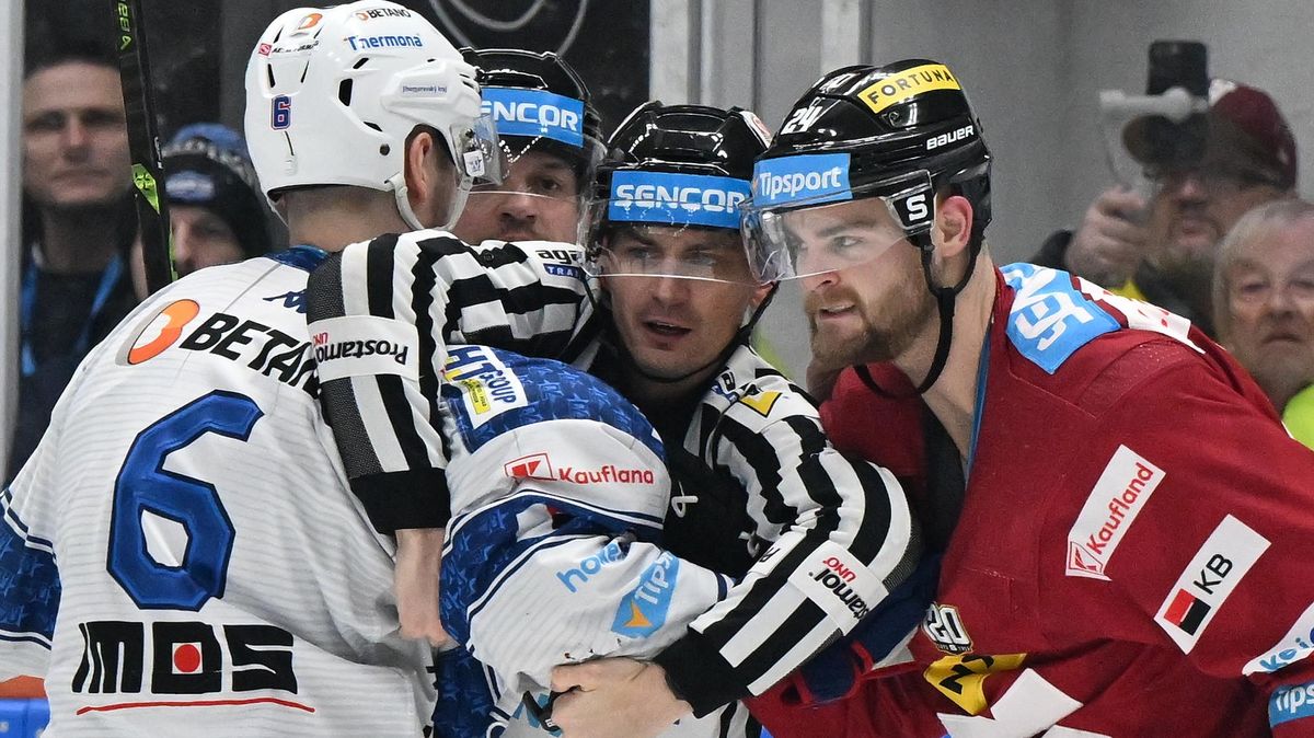 Spartu zase srazil její bývalý hráč Cingeľ. Kaňkou šlágru dění v kotli Komety, zasahovali těžkooděnci