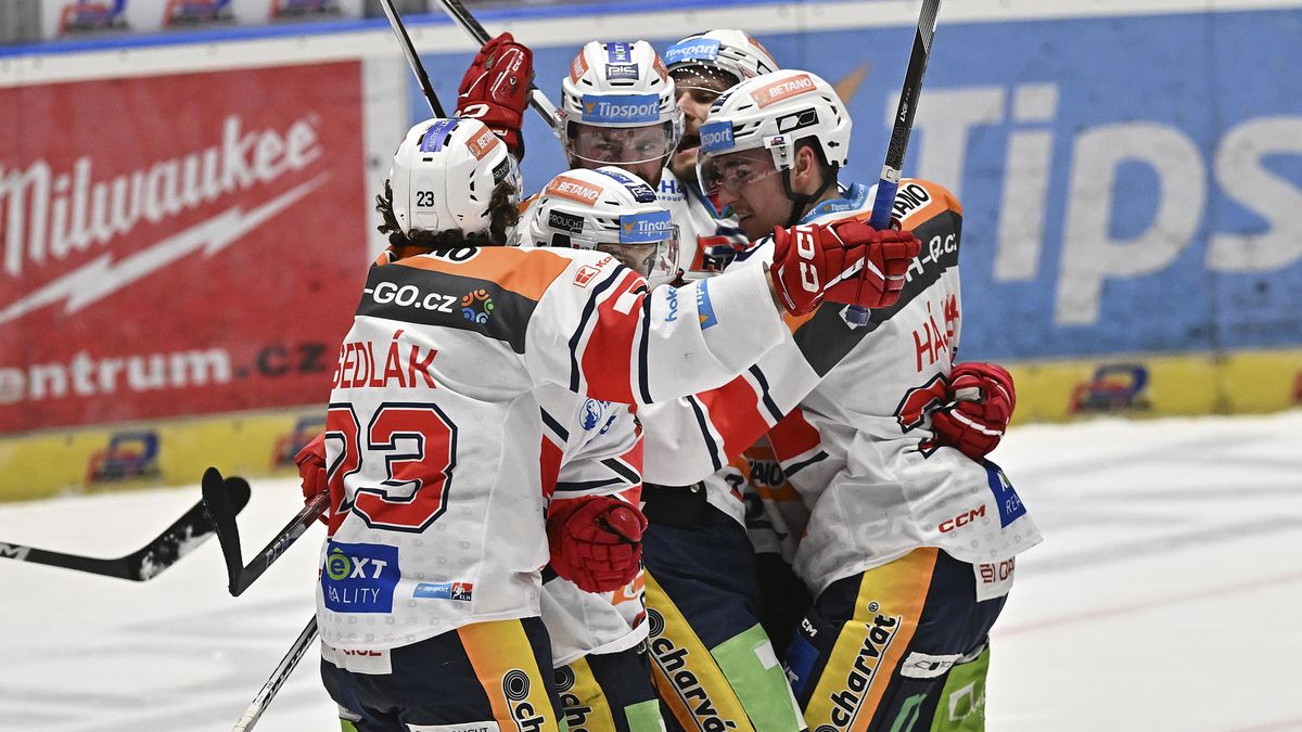 Hokejisté Pardubic a Litvínova rozehrají semifinálovou sérii extraligy