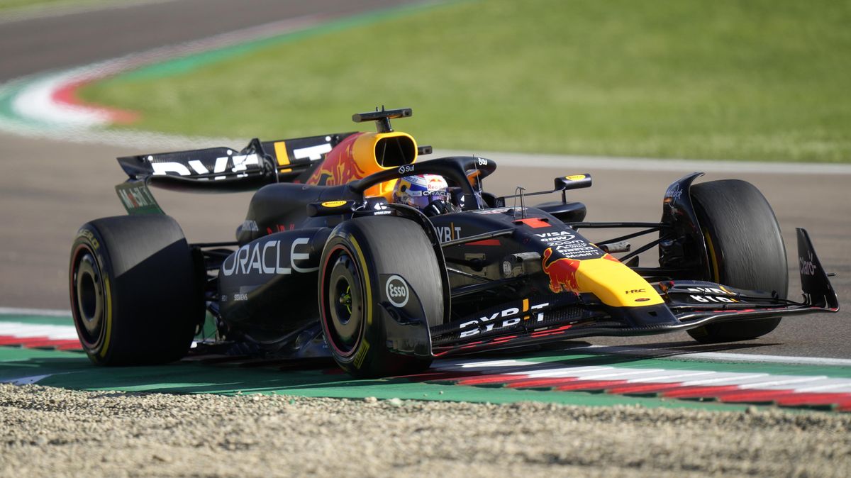Šampion F1 Verstappen odstartuje z prvního místa také v Imole