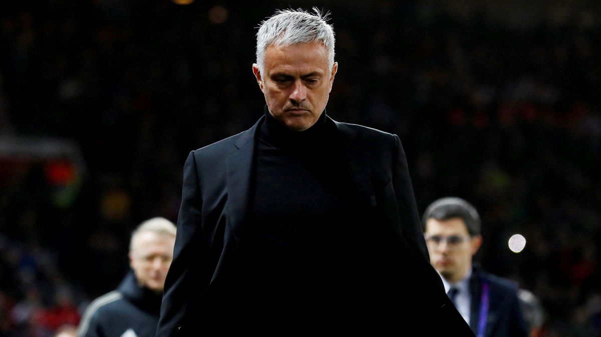 Stáhnout brankáře a nasadit místo něj hráče do pole? Mourinho přichází s revolučním nápadem