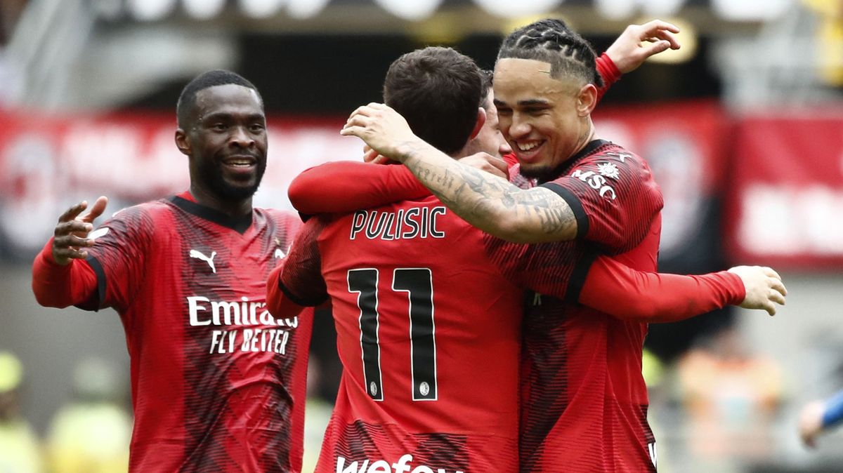 Fotbalisté AC Milán před odvetou se Slavií porazili Empoli