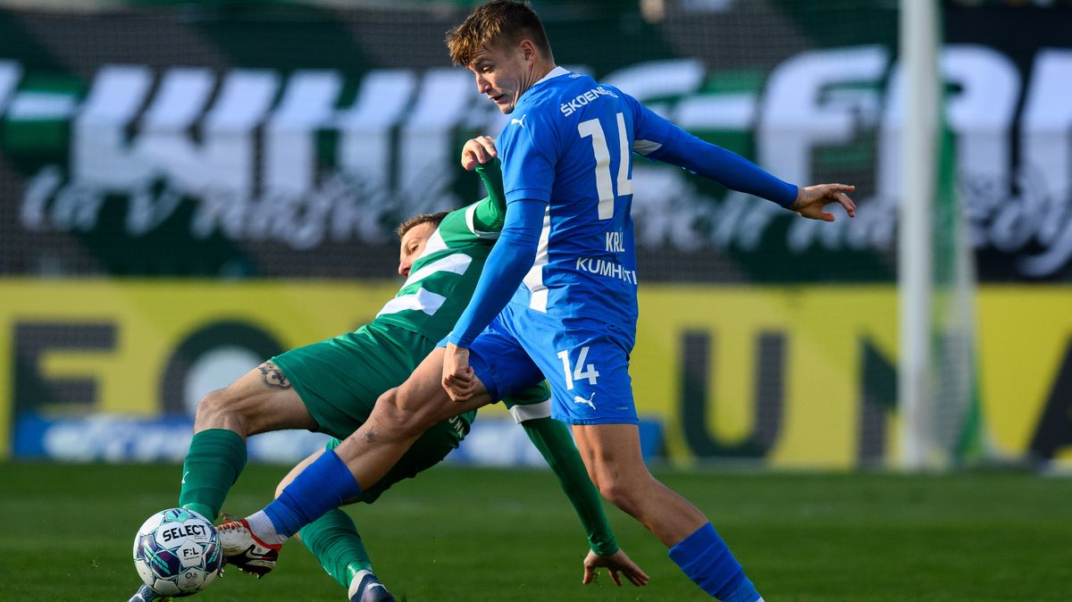 Další mladík z Holoubkova hnízda. V talentovaném stoperovi se vidí bývalý reprezentant