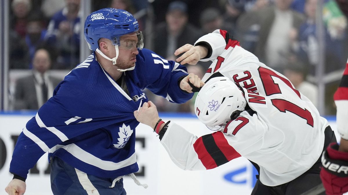 Na Matthewse nesahej! Slovenský bek se v Torontu kryl pod sprškou ran