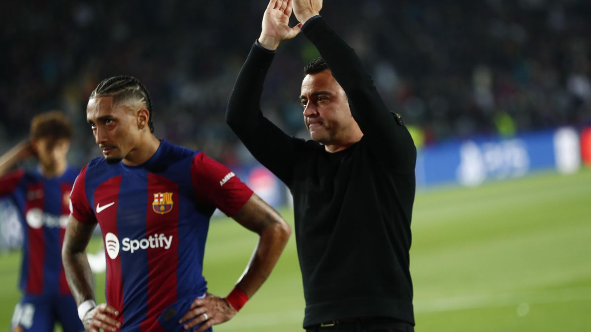 Xavi si rozmyslel odchod z Barcelony, smlouvu dodrží