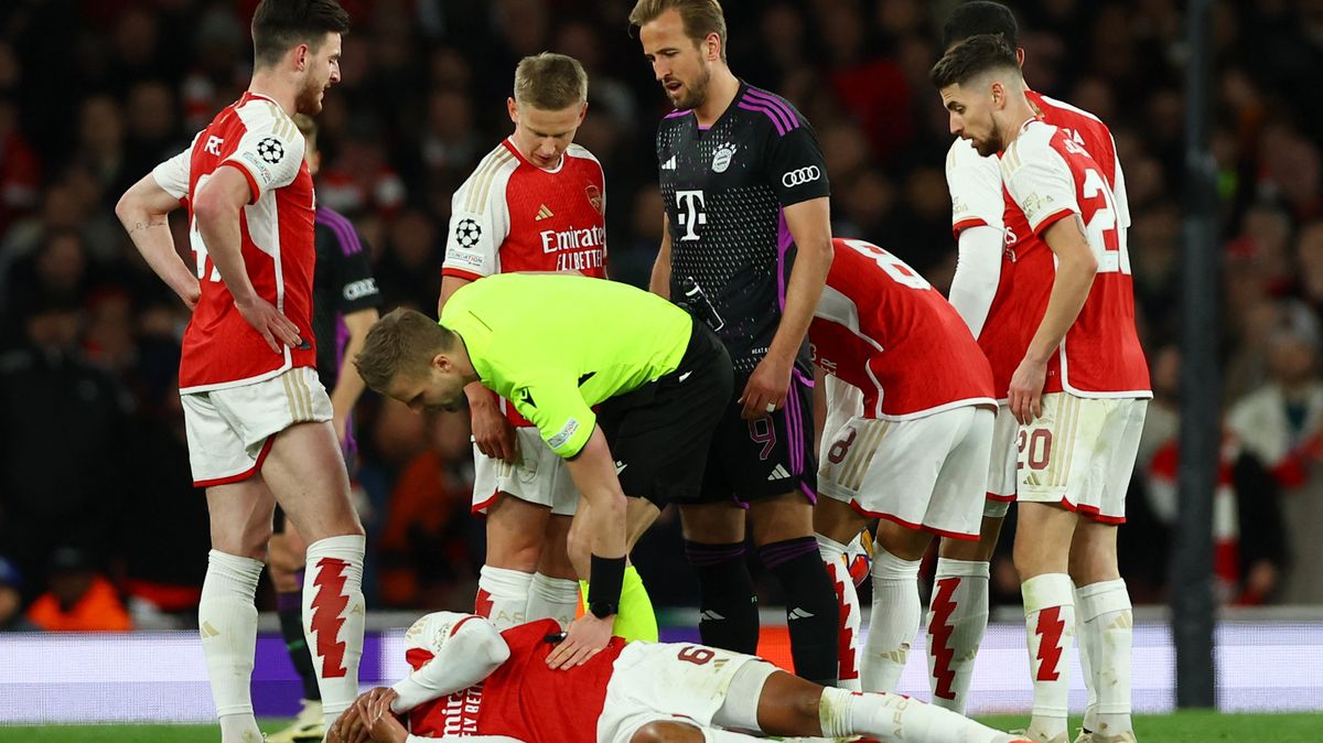Emoce v Lize mistrů. Arsenal a Bayern měly vztek na sudího, který naštval i slávisty