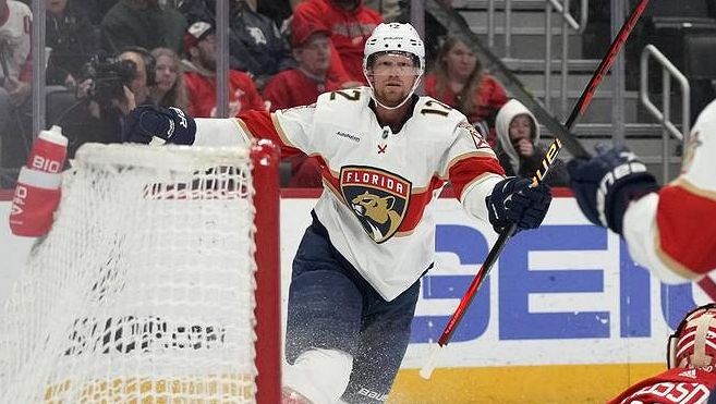 Slavní bratři odmítli v NHL nosit duhové dresy. Jeden z nich si pak ale pořádně naběhl