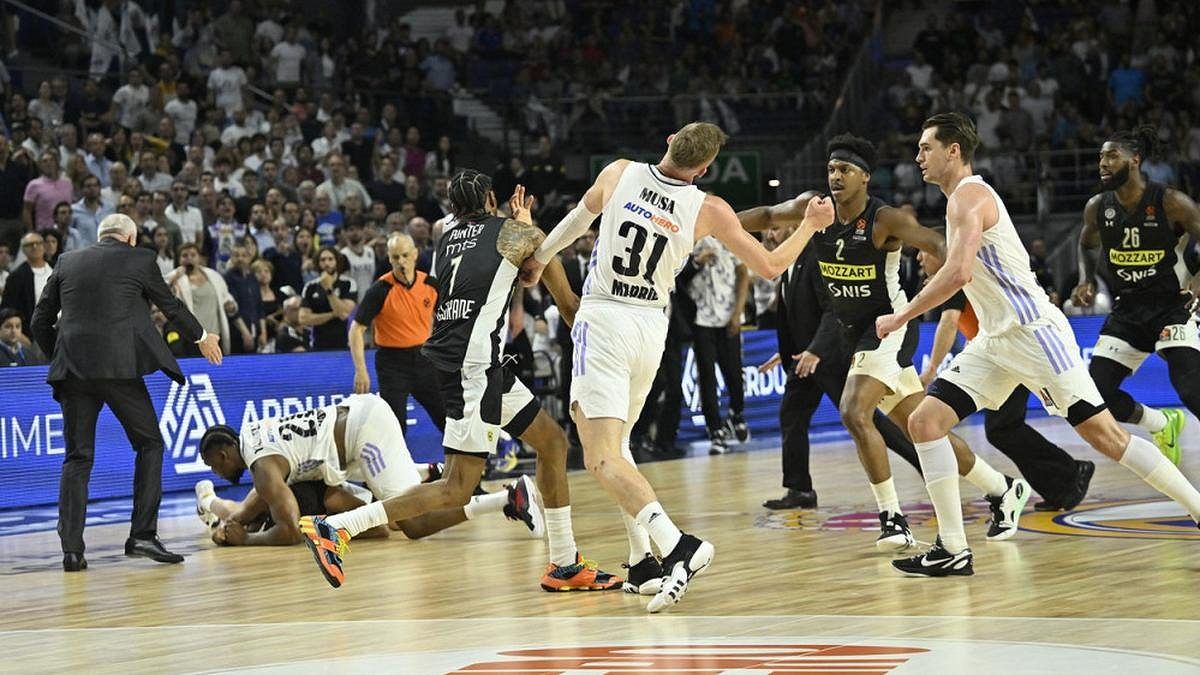 Drsná bitka hráčů na hřišti ukončila zápas Realu Madrid