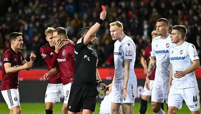 Minčev má trest na dva zápasy a přijde o finále poháru, Hejda vynechá jeden duel