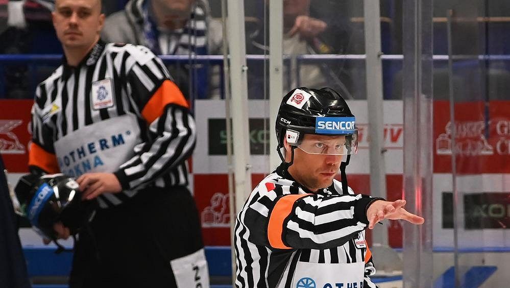 Emoce tryskaly, Vítkovice cítily křivdu. Majitel Pavlík spílal rozhodčím