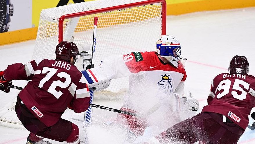 Z Rigy přicházejí varování. K tomu nečitelné šachy v bráně a jen pomalý návrat marodů