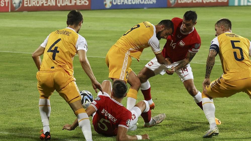 Historická ostuda, Lewandowski a spol. měli v kalhotách! Poláci cupují tým za výbuch v Moldavsku