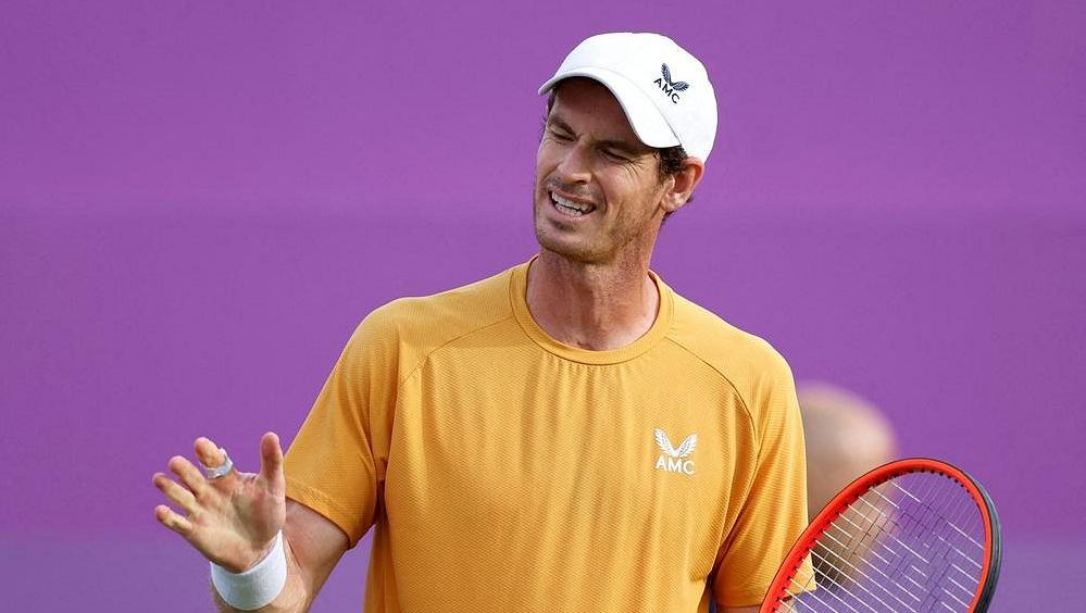 Wimbledon uctil šampiony. Fanoušci a Murrayho rodina zuří