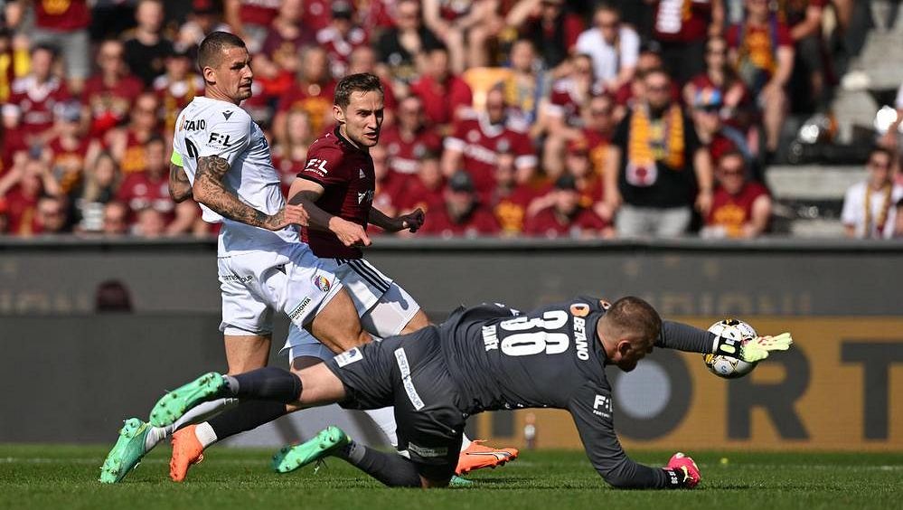 Experti před šlágrem ligy: Derby se opakovat nebude, věří spíš Spartě