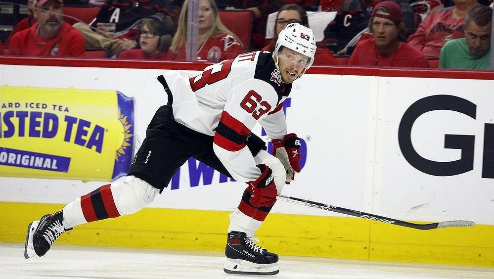 Útočník Bratt se v NHL dohodl s Devils na osmileté smlouvě