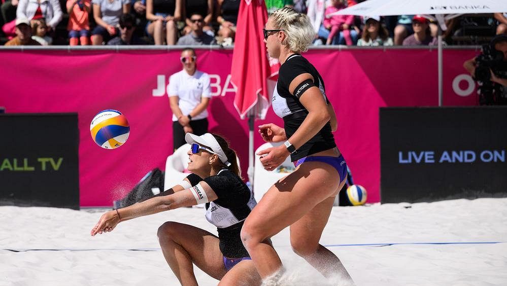 Hermannová se Štochlovou jsou v Edmontonu v semifinále