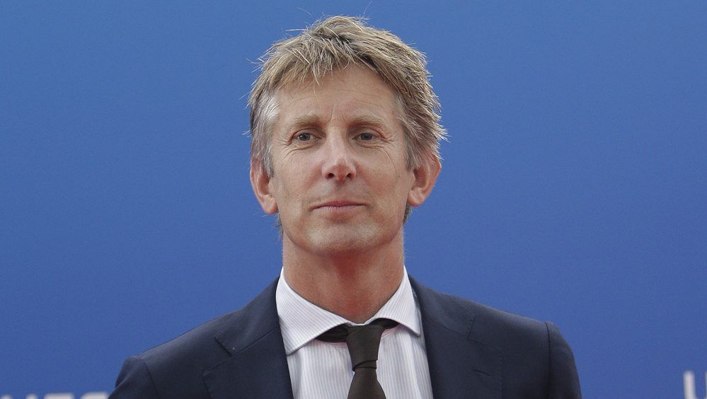 Bývalý brankář Van der Sar byl převezen z Chorvatska do nemocnice v Nizozemsku