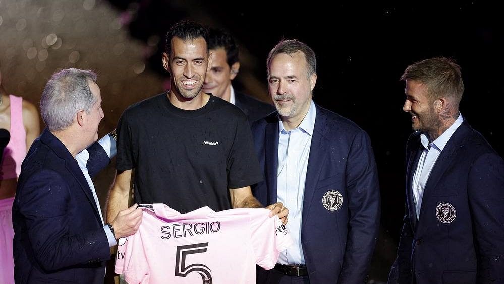Inter Miami po Messim podepsal smlouvu také s Busquetsem