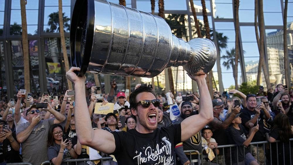 Útočník Smith po vítězství ve Stanley Cupu odchází z Vegas do Pittsburghu