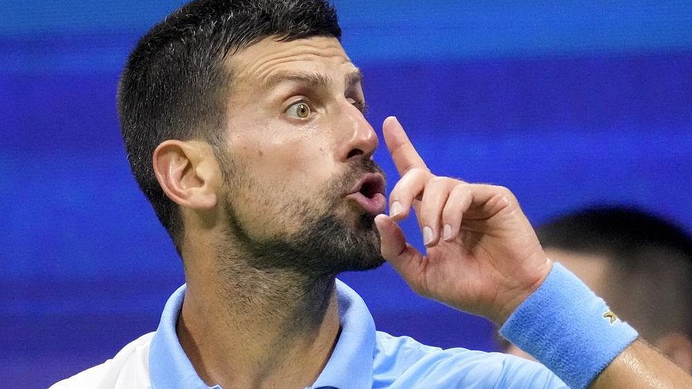 Srb Djokovič je opět ve finále US Open, vyhrál ve třech setech