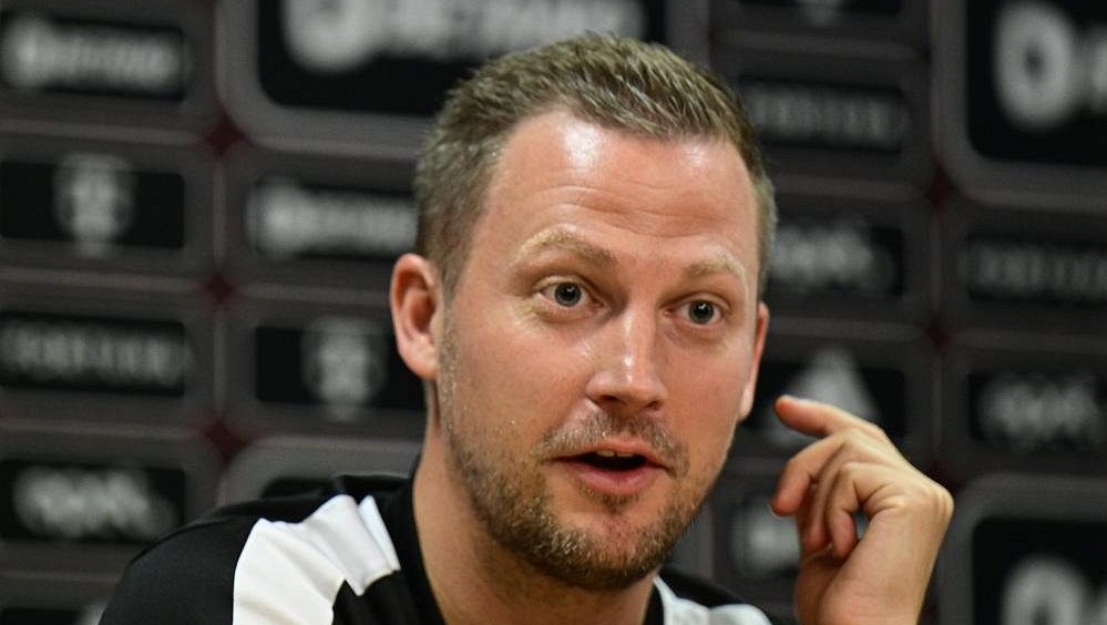 Máme velký respekt ze začátku, říká kouč soupeře Sparty. Dusna se nebojí