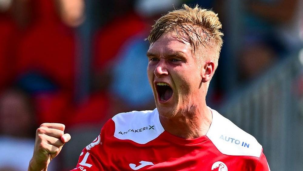 Šampaňské povoleno! Šikula oslavil dítě cennou výhrou, kapitán znovu úspěšným mentorem