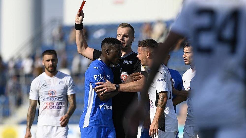 Benson je nešťastný, trest je vysoký, reaguje Boleslav na osmizápasový distanc pro Sakalu